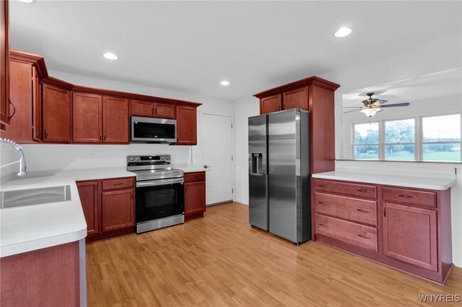 Building Photo - 940 Reserve Rd