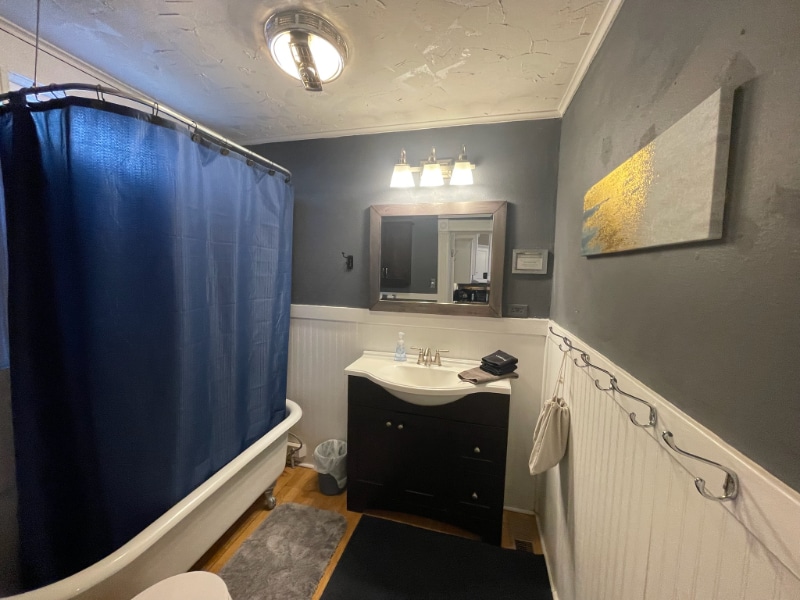 Building Photo - 832 Caledonia St