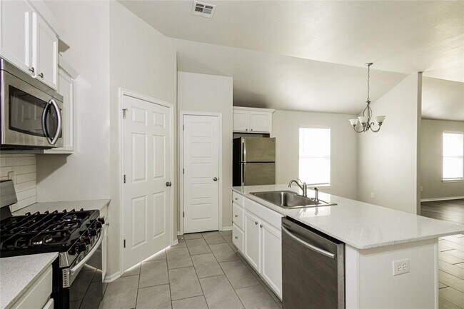 Building Photo - 4608 Crystal Clear Ln