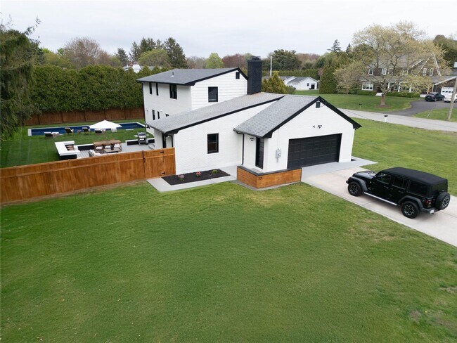 Primary Photo - 17 Underhill Dr