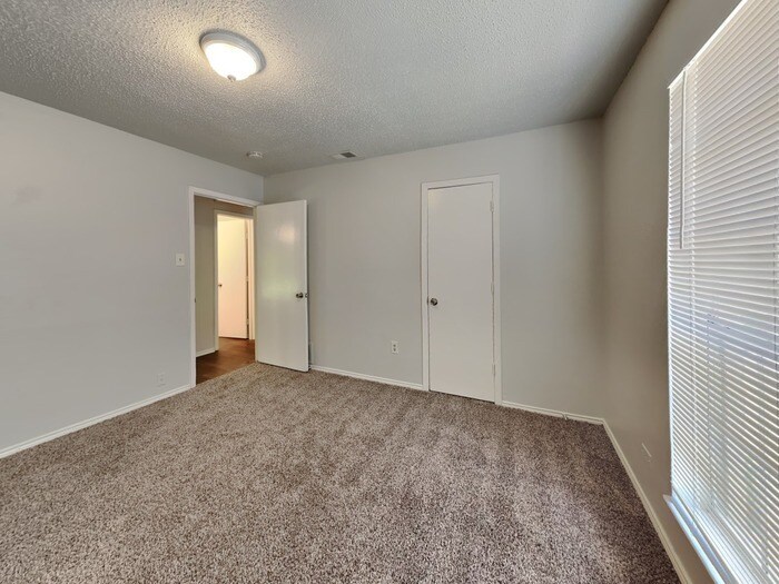 Building Photo - 1202 Neptune Dr