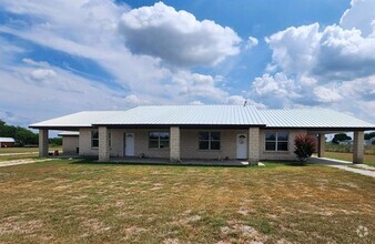 Building Photo - 252 Private Rd 4207