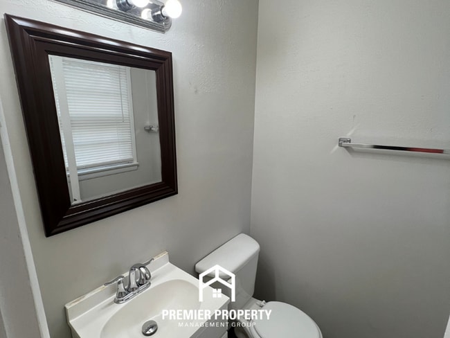 Building Photo - Newly Renovated 3-Bedroom Home for Rent in Huntsville, AL - Hardwood Floors & Fenced Backyard