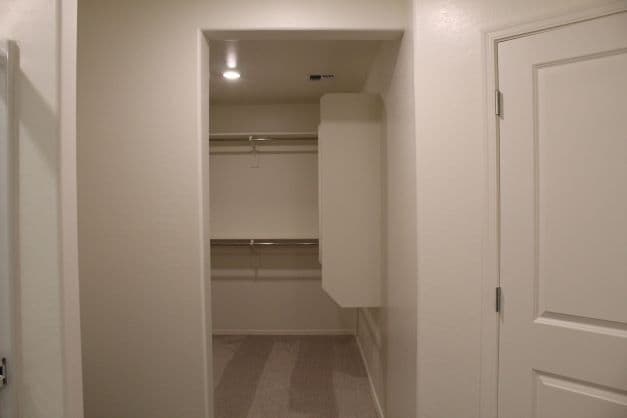 Building Photo - "Spacious 4-Bedroom with 2.5 Baths availab...