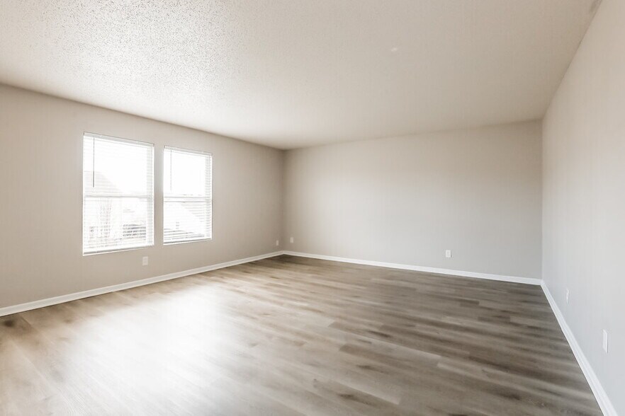 Building Photo - 8421 Ash Grove Dr