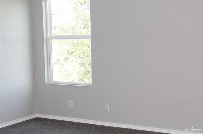 Building Photo - 2536 S Links Dr