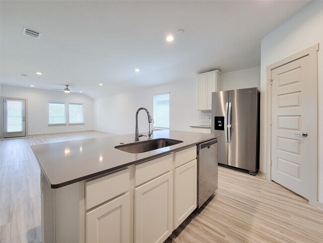 Building Photo - 7015 Halifax Harvest Ln