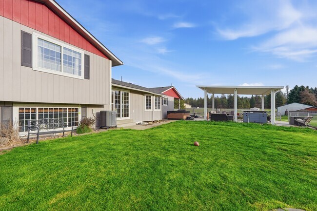 Building Photo - 21913 N Meadowview Dr