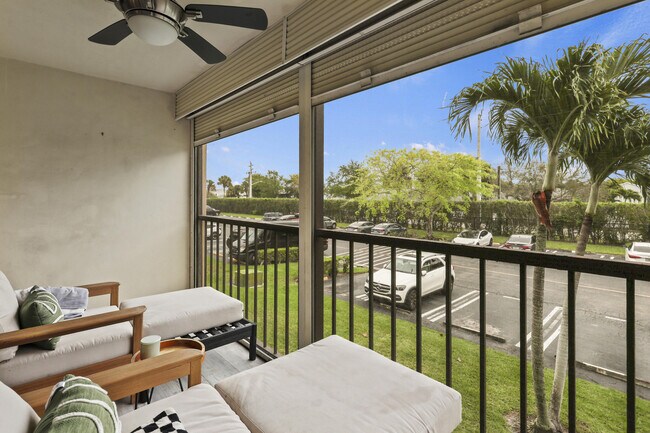 Building Photo - 629 Sea Pine Way