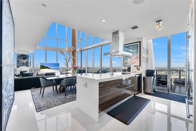 Building Photo - 1100 Biscayne Blvd