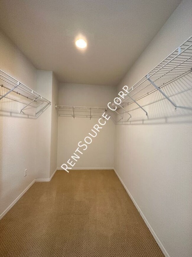 Building Photo - 23703 Stagecoach Way