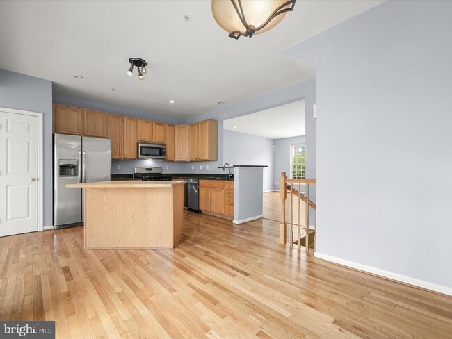 Building Photo - 4243 Begonia Dr
