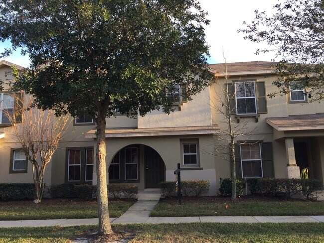 Building Photo - 3 bedroom townhouse in the desired Avalon Park