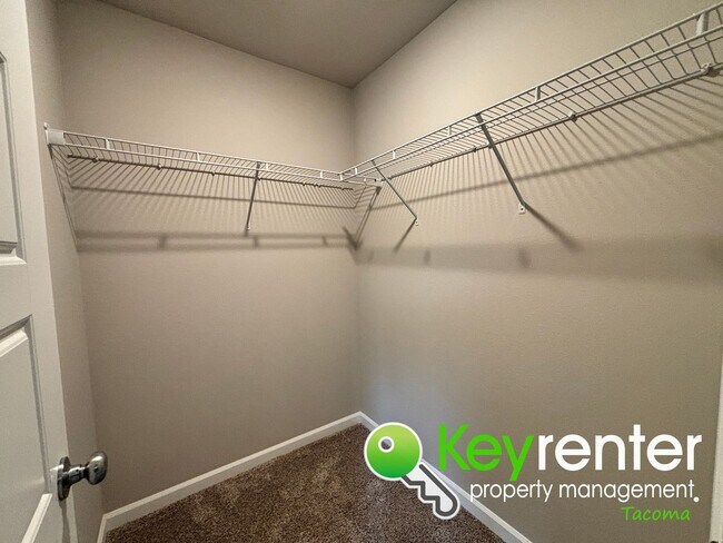 Building Photo - Beautiful 4 Bedroom 2.5 Bathroom Tacoma Home for Rent in Secluded Community!