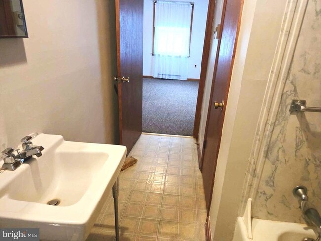 Building Photo - 1154 Steamboat Rd