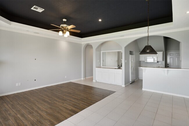 Building Photo - 16 Regency Pt