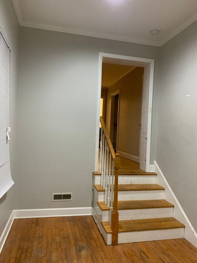 Building Photo - Ranch style four bedroom two bath with ful...