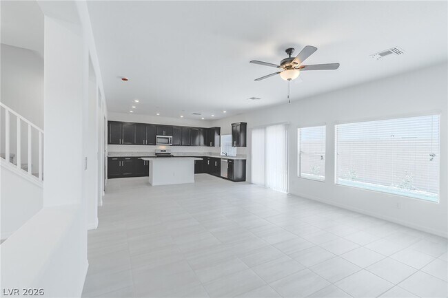 Building Photo - 5733 S Tioga Way