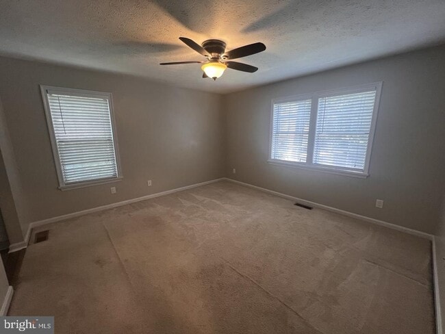 Building Photo - 44236 Pine Creek Ln