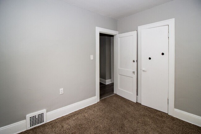 Building Photo - 14112 Edgewood Ave