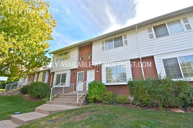 Building Photo - Stunning 3 Bed Ogden Townhome! No Deposit ...