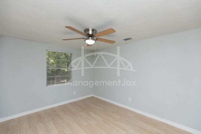 Building Photo - 3303 Jones St