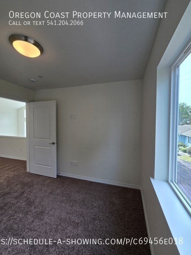 Building Photo - 4822 SW 48th Ct
