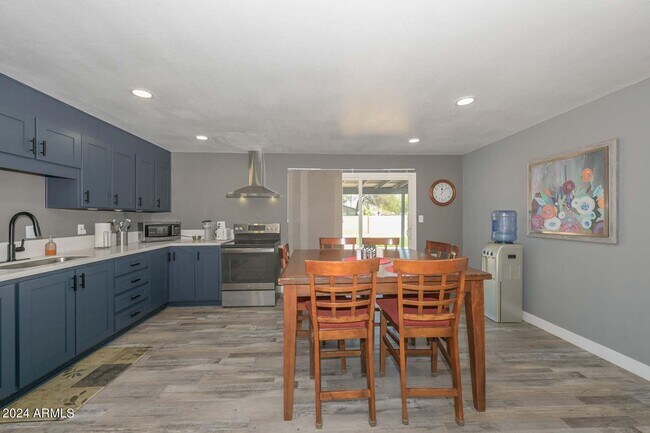 Building Photo - 13052 N 40th Pl