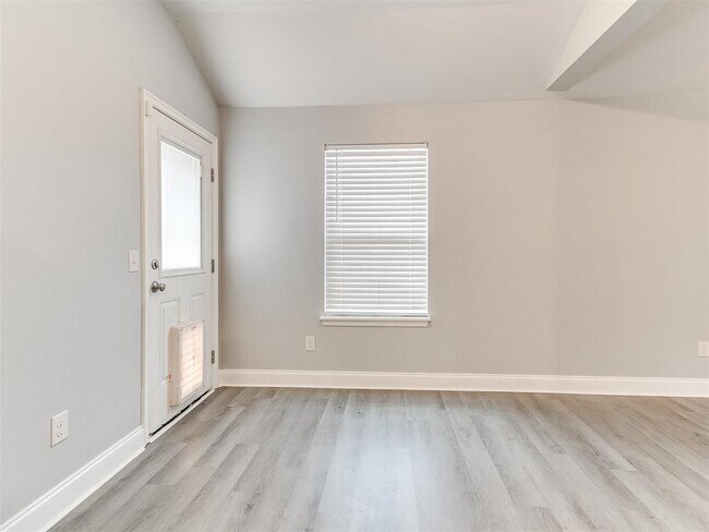 Building Photo - 11104 NW 99th St
