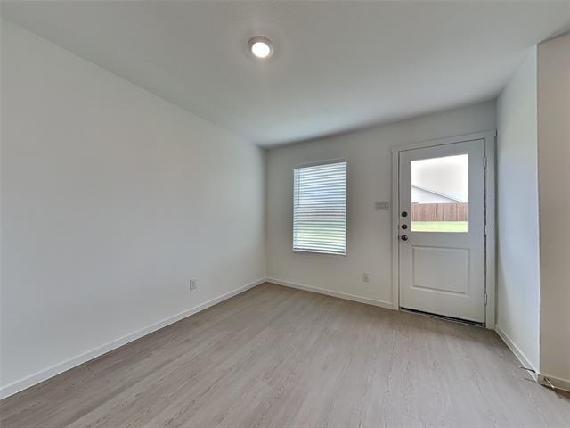 Building Photo - 1620 Parlier St