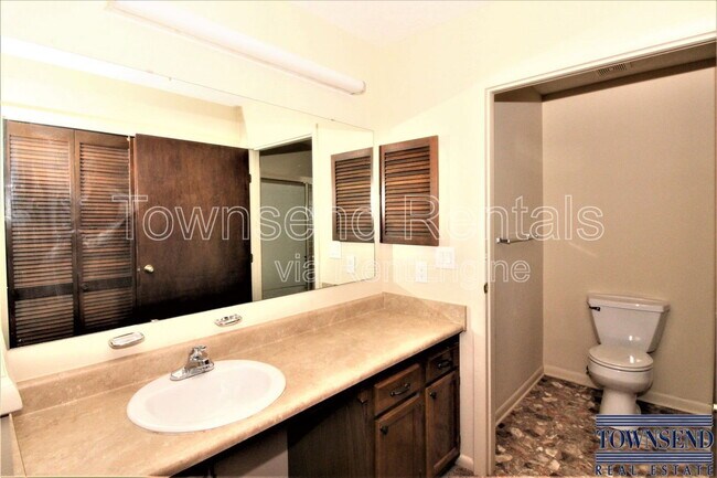 Building Photo - 2712 Helaman Ct