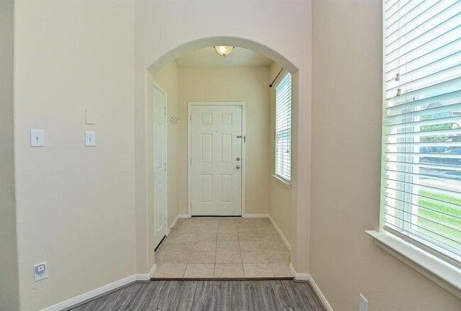 Building Photo - 14511 Roaring Fork Ln
