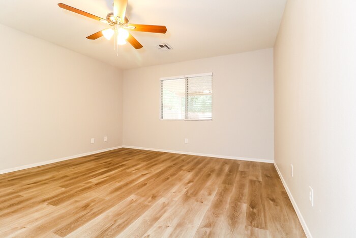 Building Photo - 2436 S 71st Dr