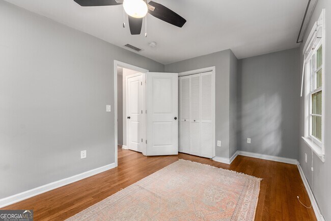 Building Photo - 2532 Circlewood Rd NE