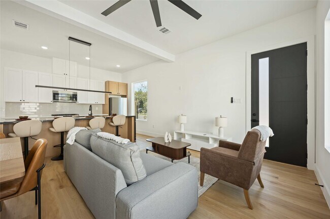 Building Photo - 4202 Kewanee St