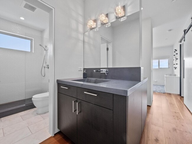 Building Photo - Solana Beach Paradise