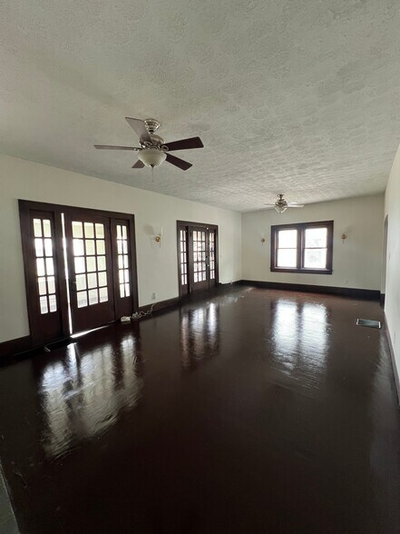 Living Room - 1235 Tecumseh St