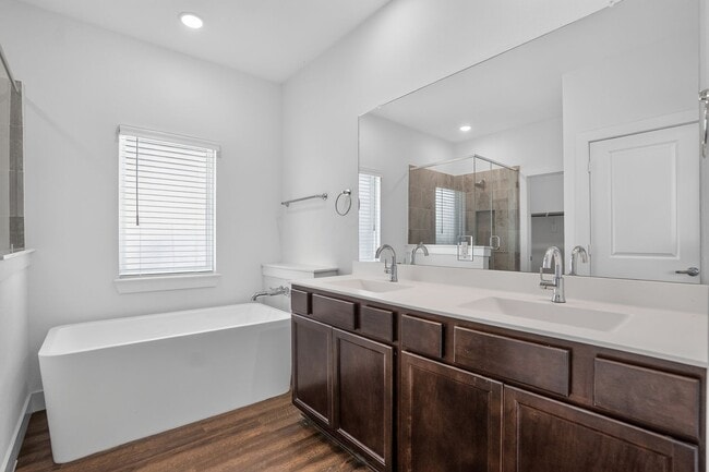 Building Photo - Beautiful 3-Bedroom Home with Open Floor Plan, Washer & Dryer Included in Conroe