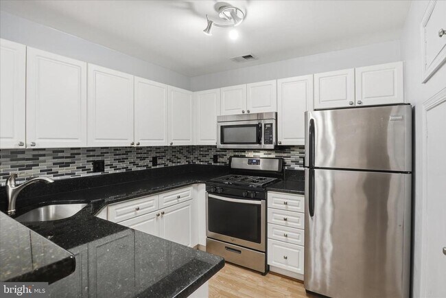 Building Photo - 12905 Alton Square