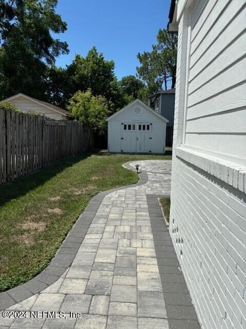Building Photo - 1712 Kingswood Rd