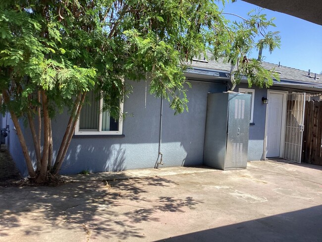 Building Photo - REMODELED!!!
