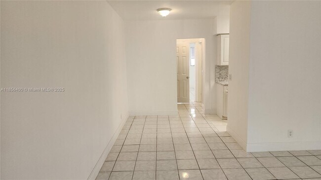 Building Photo - 280 SW 11th Ave