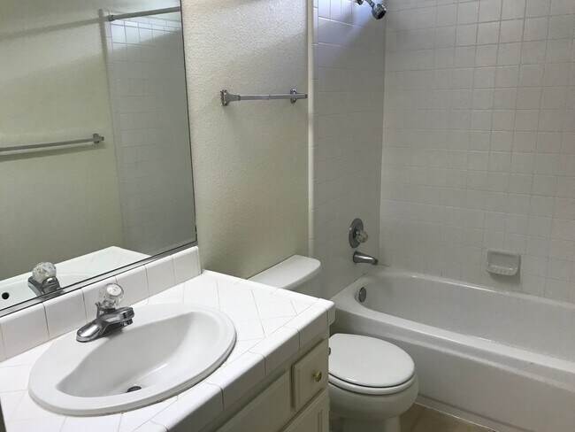 Building Photo - West Davis three bedroom available for September move in!