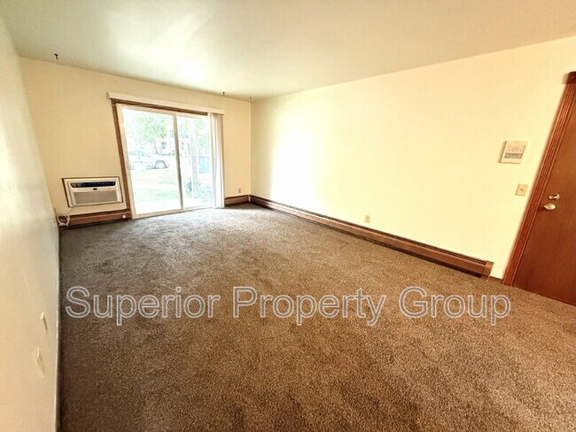 Building Photo - 2404 Independence Ln