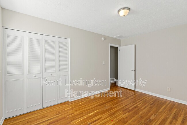 Building Photo - 1138 Gainesway Dr