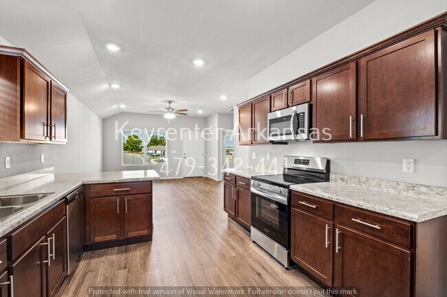 Building Photo - 2476 N Raven Ln