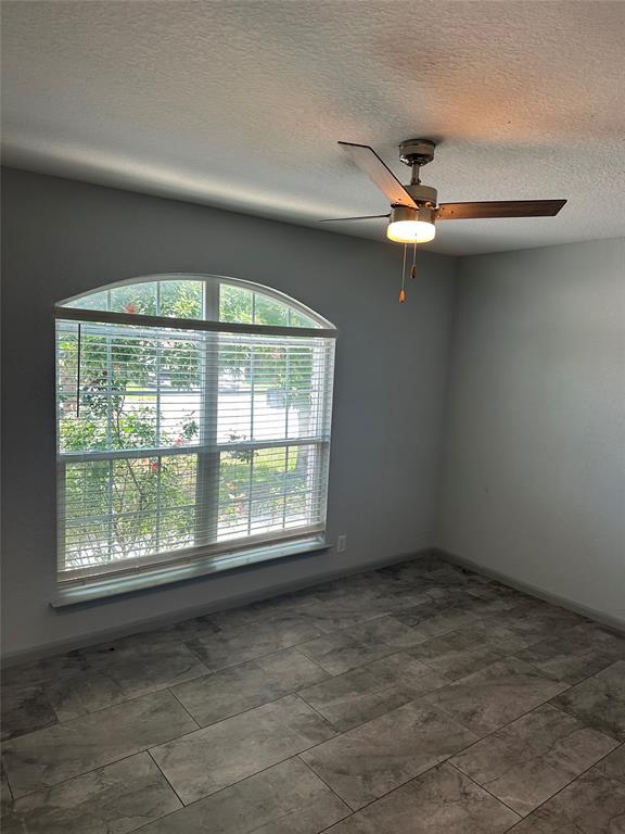 Building Photo - 2234 Bentwood Dr