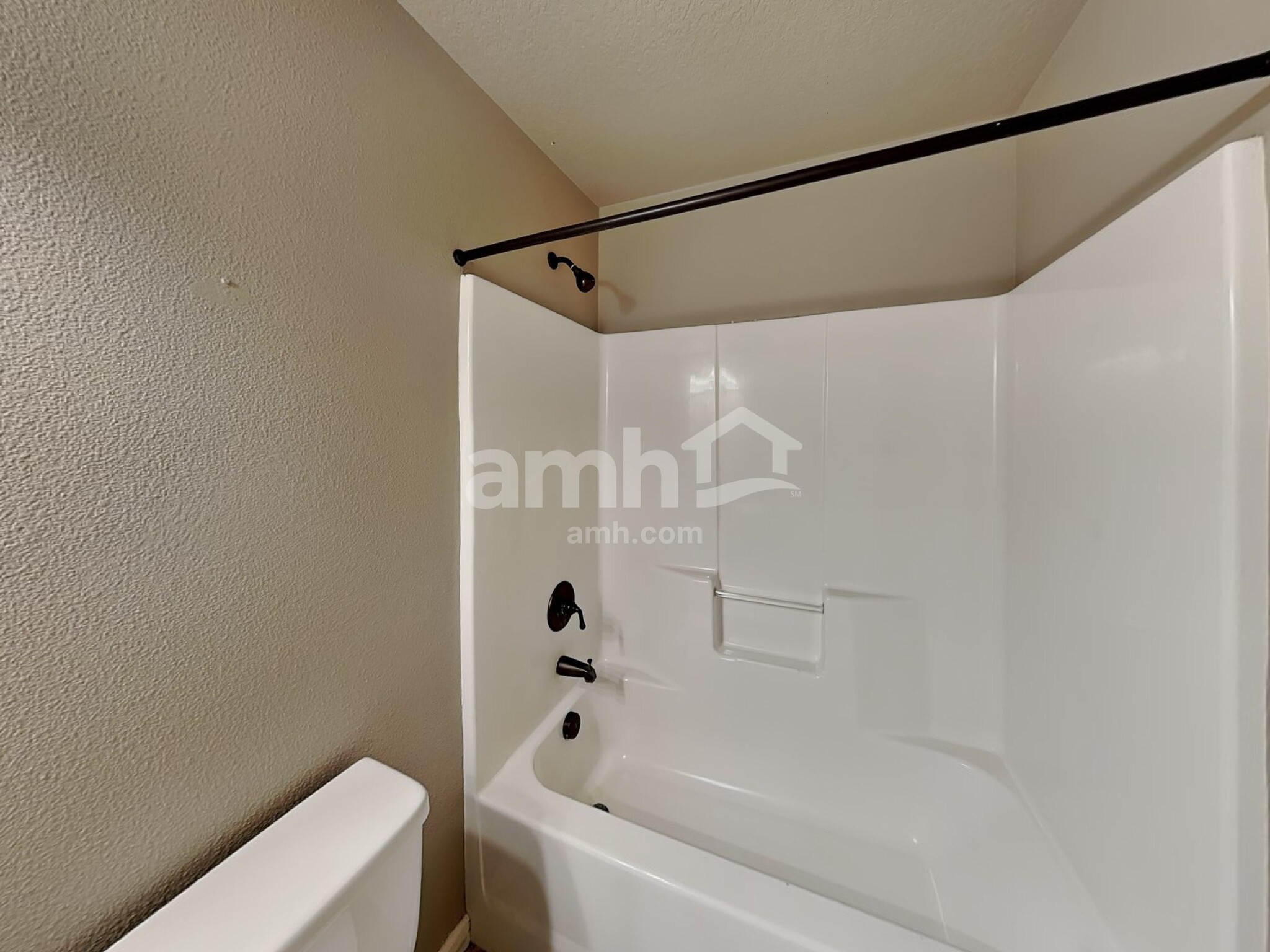 Building Photo - 468 Tulip Ave