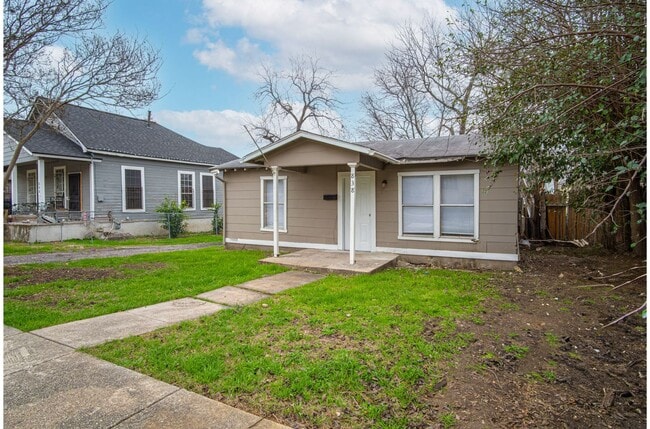 Building Photo - Don't Miss This Relaxing 3BR/1BA Home Near...