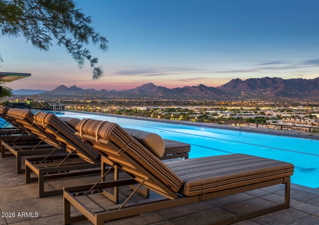 Building Photo - 7180 E Kierland Blvd